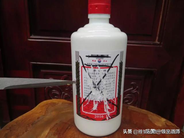 鉴酒大师亲授秘诀一招告别假茅台,开瓶后如何识别假茅台