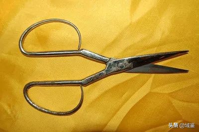 没有指甲刀怎么剪掉指甲,没有指甲刀怎么修剪指甲