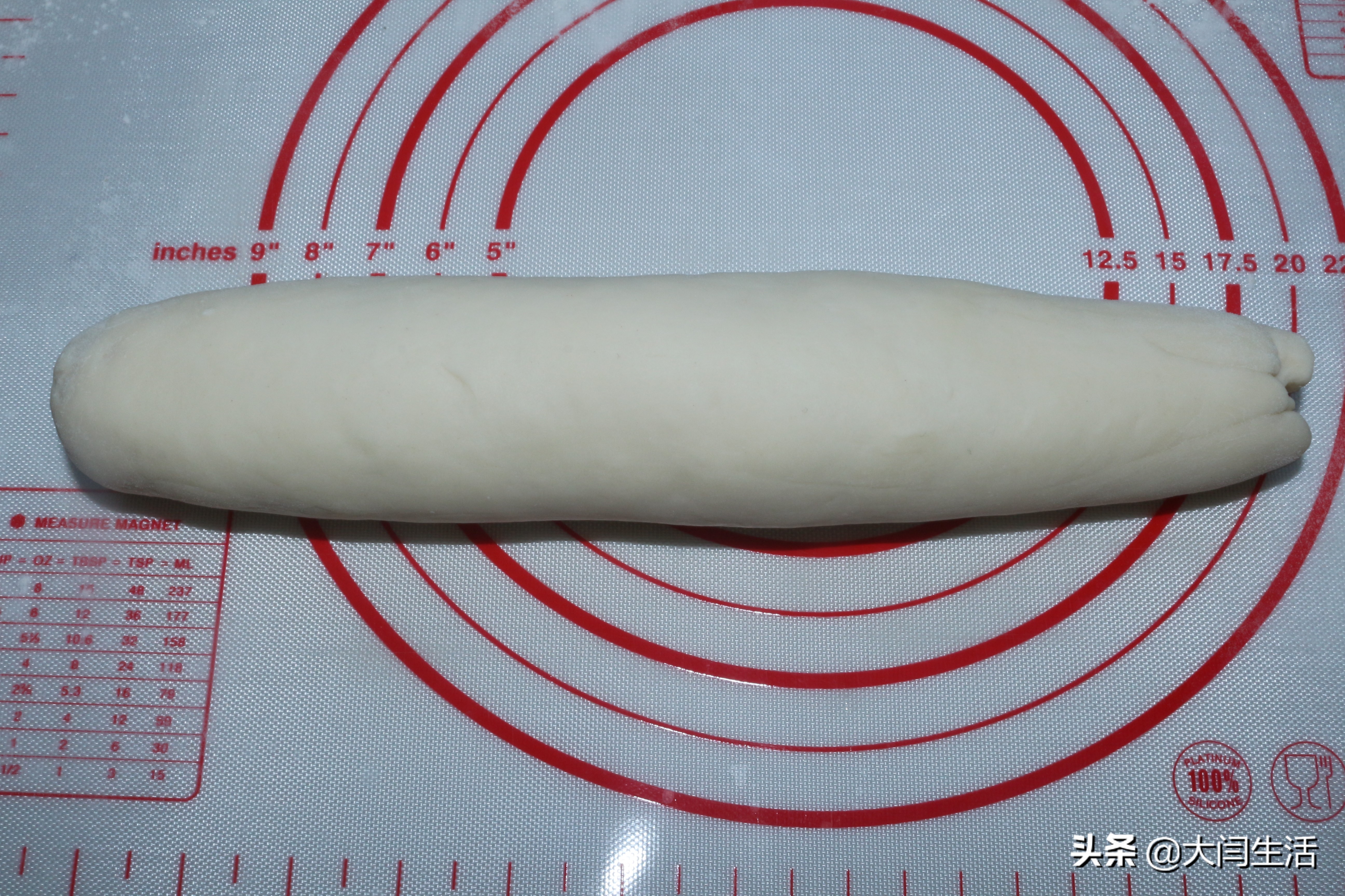 薄单饼卷菜用什么水和面,1碗面粉1碗水教你个独特的做法