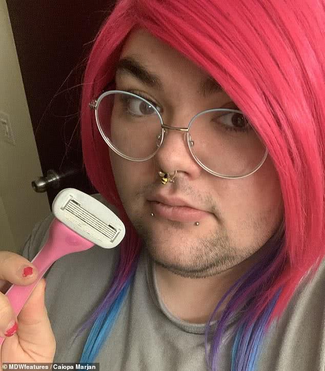 24岁女生胡须浓密,25岁女生胡须浓密