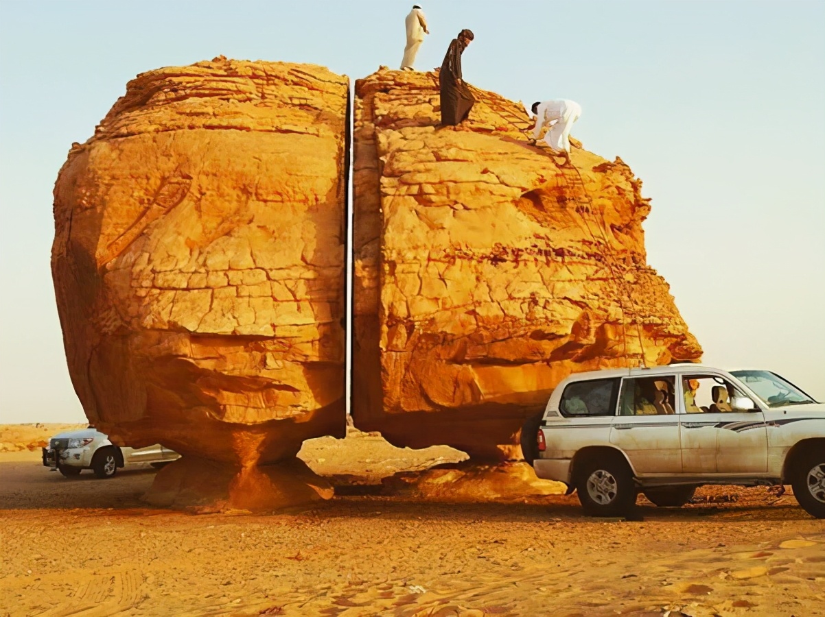 科学家无法解释的巨石之谜,国外徒手移动巨石未解之谜