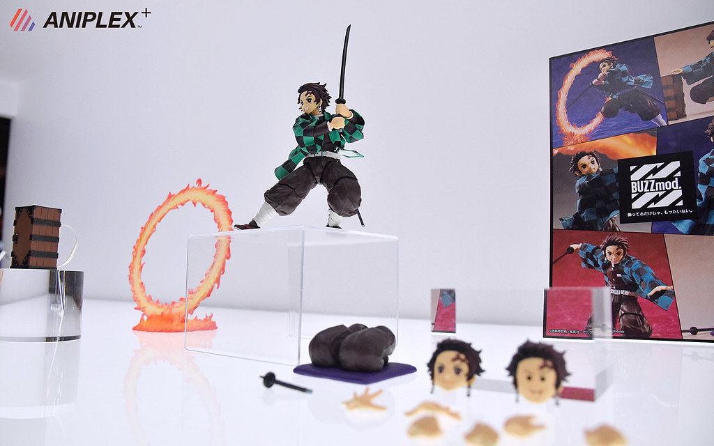 模玩前线:鬼灭之刃可动人型!环彩羽figma!EVA充气耳帽