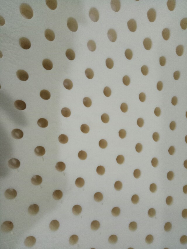 床垫怎样通过试睡分辨棕和乳胶,怎么分辨乳胶床垫跟海绵床垫