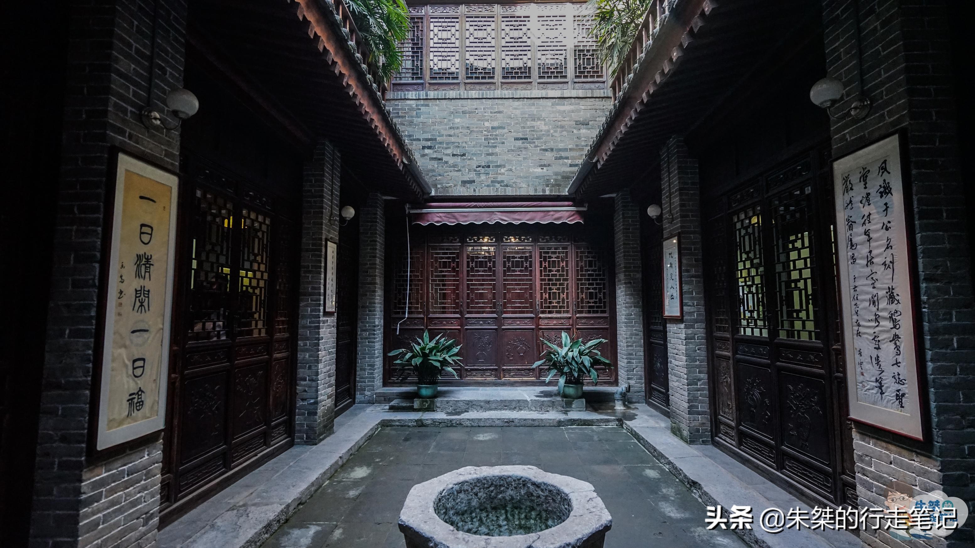 西安有一个名人故居，主人是复旦大学创始人，被誉为“当代草圣”