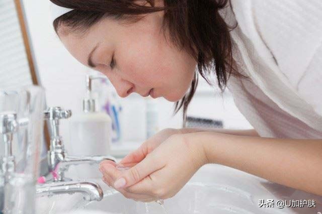 白糖洗脸的正确方法淡化痘印,白糖蜂蜜去角质真的有用吗