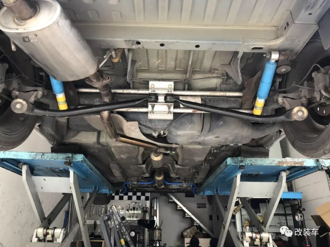 改装也疯狂黑武士标致207的蜕变,08年标致207还能值多少钱