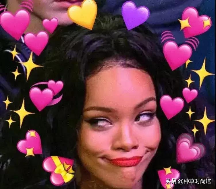 羊毛卷头发t恤穿搭,夏季烫羊毛卷穿搭