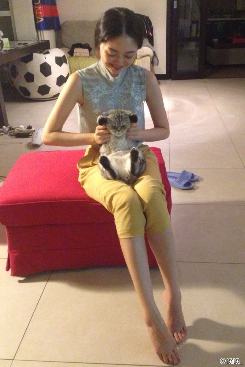 网红鼻祖晚晚和舒淇同框比美赢了？妆容穿搭都有小心机，来抄作业