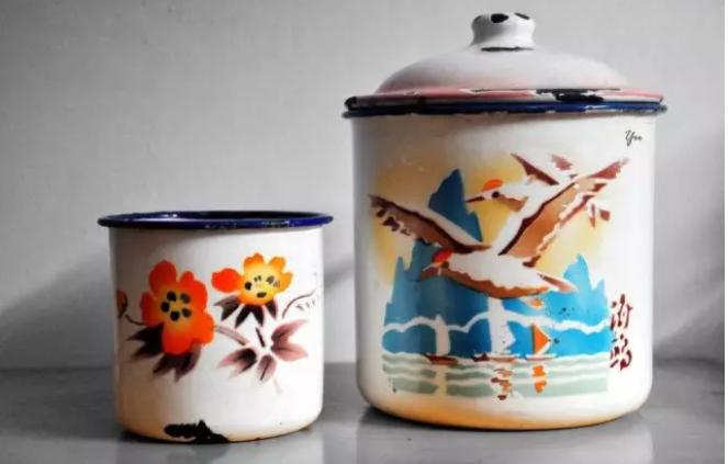 塑料杯和不锈钢杯哪个好,玻璃杯不锈钢和塑料哪个好