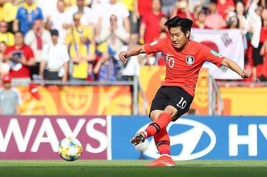 一开始，他们都显得没什么天赋——韩国电影与韩国足球