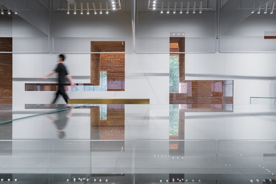 ur华师旗舰店,ur莘庄旗舰店