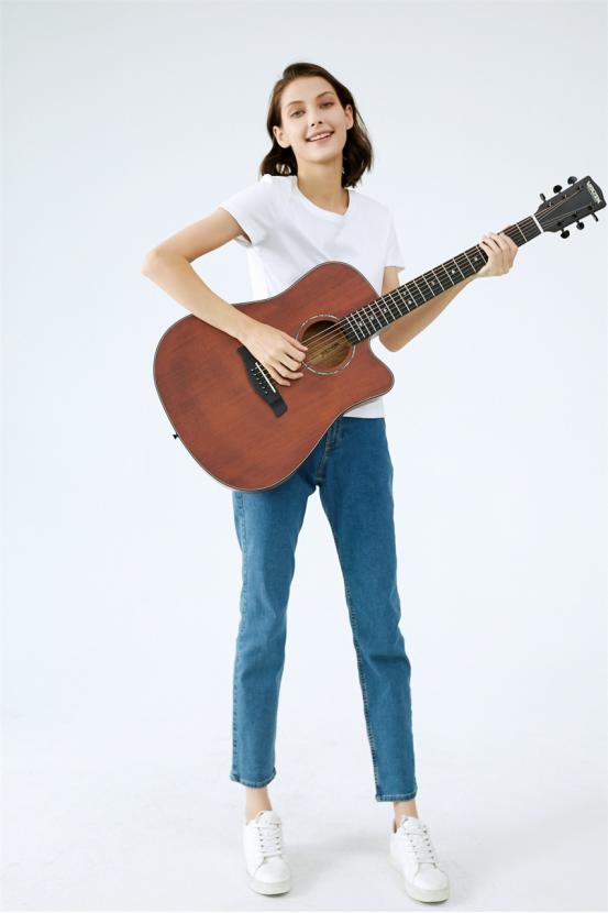 吉他初学者预算1000该买什么吉他,初学者入手1000元以内的吉他推荐