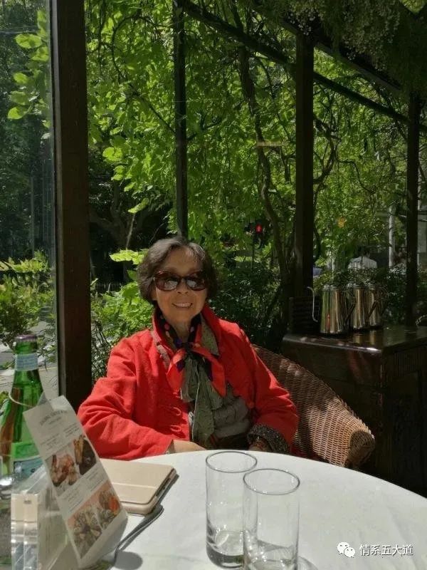 我在地下室给穷苦人代写书信