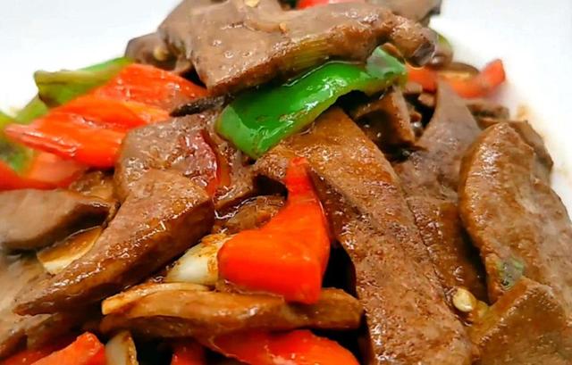 猪肝做熟了为什么吃起来咯吱咯吱,猪肝煮好了边边硬怎么办