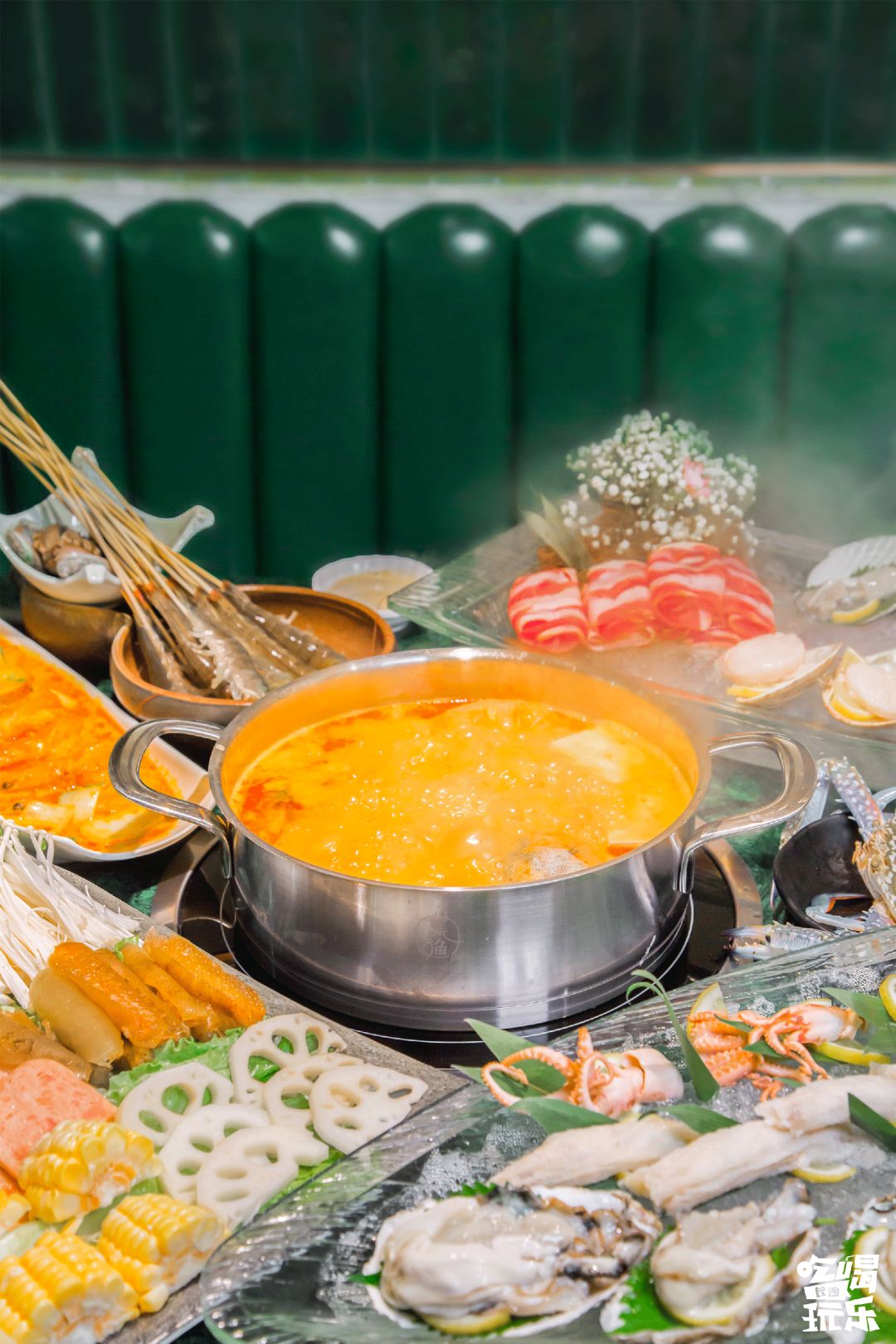 酷炫新地标！6m高巨型太空人登陆星城，开启未来进行时