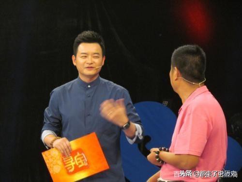 男子鉴定翡翠原石千万,鉴宝价值几亿的翡翠原石