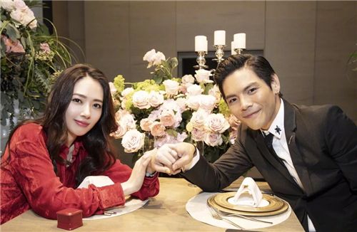 向佐郭碧婷婚礼第一次同台,向佐郭碧婷办周岁宴