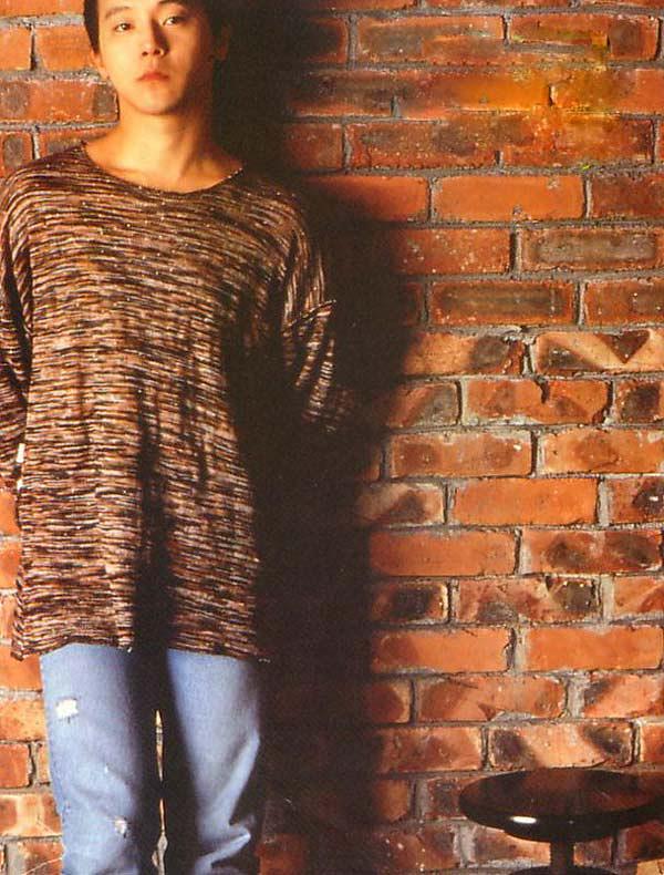 49岁窦唯近照曝光依然仙风道骨,窦唯到底是仙儿还是落魄