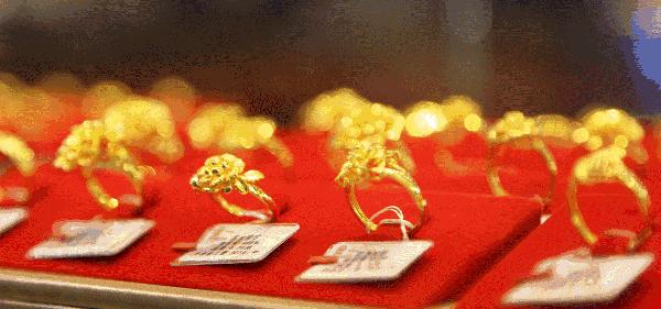 央视曝光的黄金,中国黄金曝光还能买吗