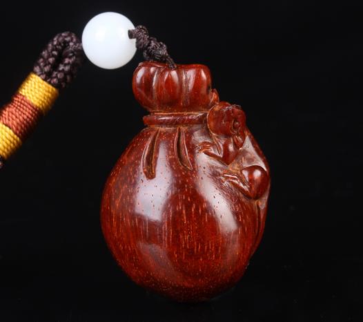 哪些木雕把件值得把玩,最简单的木雕小件