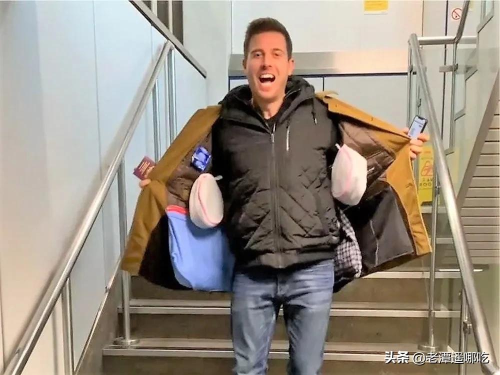 为了省下行李超重费，我穿了18条*裤内**