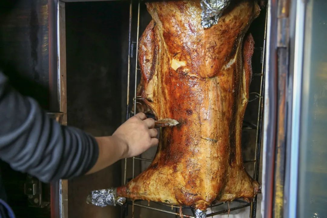 襄阳特色烤全羊,襄阳正宗烤全羊