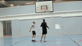 上篮老是上不进？看看这个教程，轻松避开对手的盖帽！