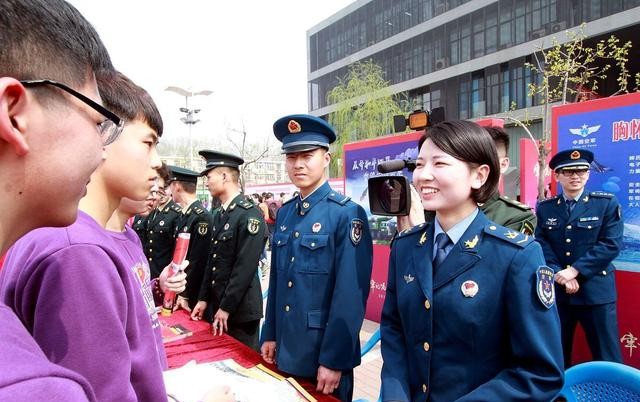 家庭不好上大学当兵是出路吗,高中生当兵有啥出路