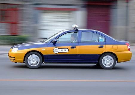 老款伊兰特号称神车,路上最常见的车型