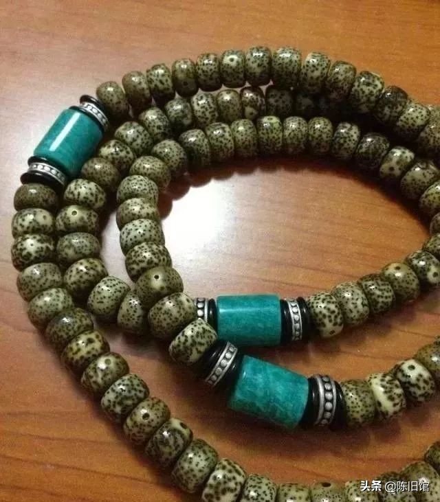 星月菩提怎么盘玩更亮更容易上色,鸡油黄星月菩提为什么盘了不变色