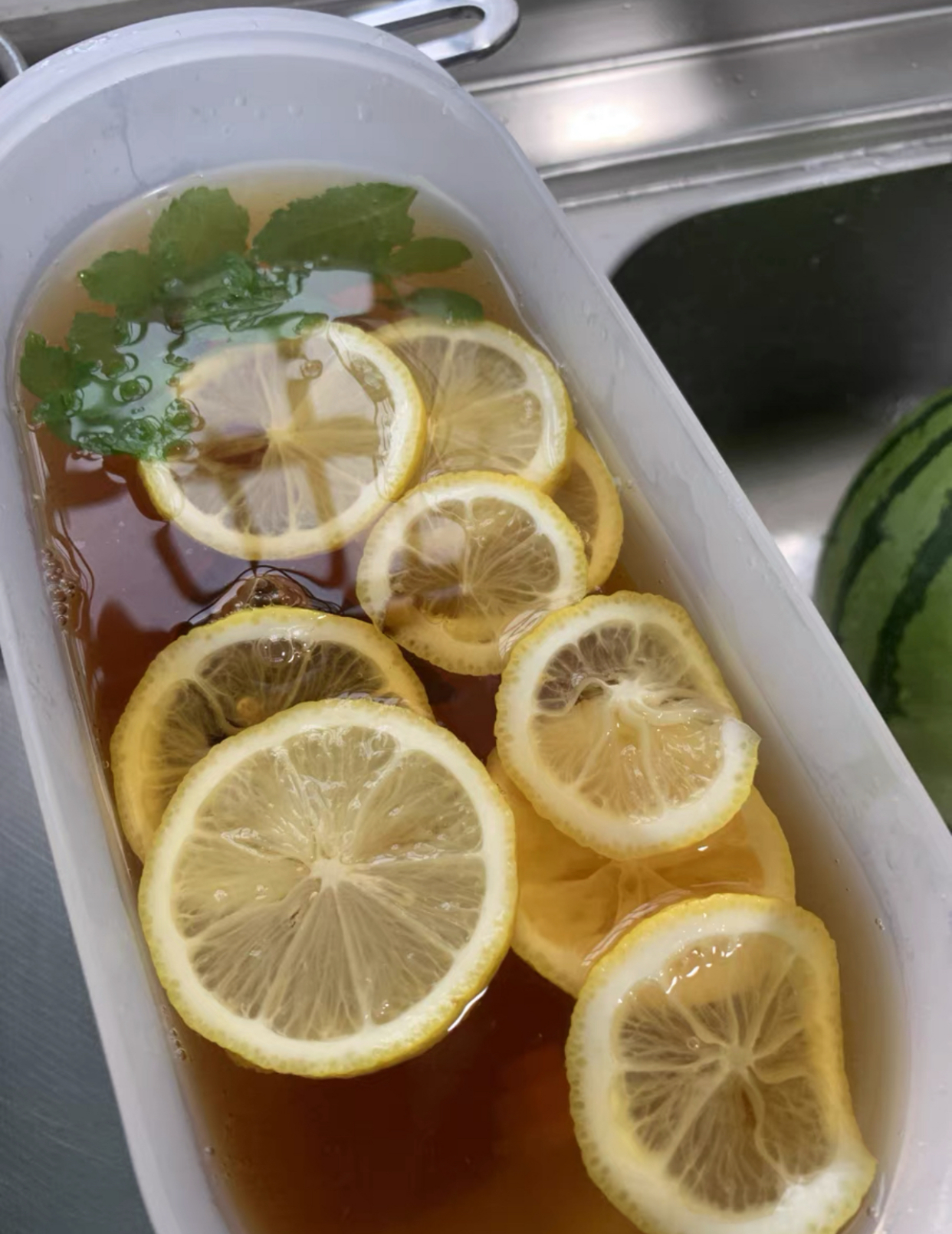 在这些家居奇观面前，德国的“油烟往屋内排”都显得小儿科了