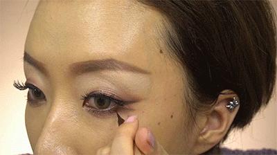 单眼皮肿眼泡眼尾上翘眼妆画法,单眼皮眼妆的画法初学者视频