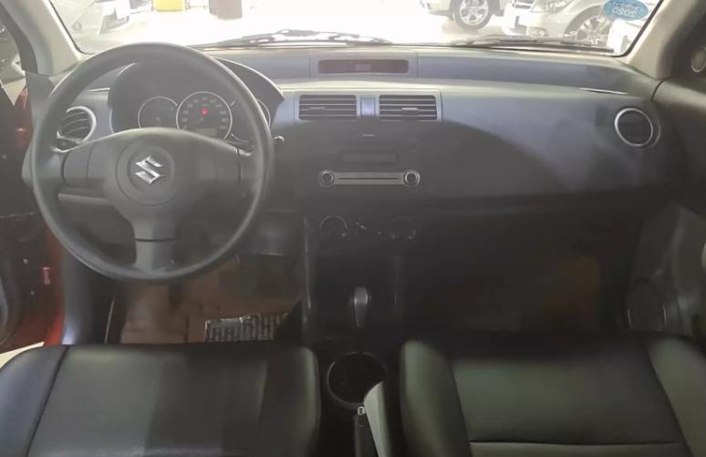 二手车买铃木雨燕好还是飞度,老款雨燕对比飞度