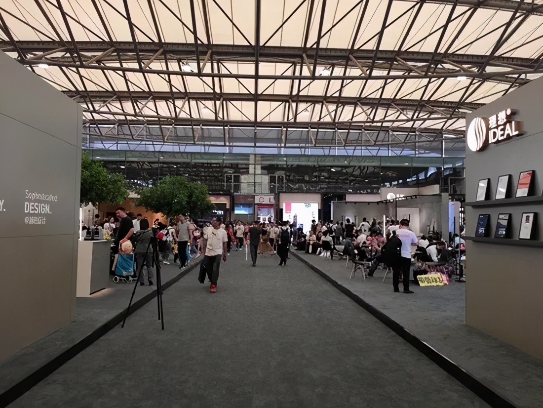 专业定制中高端淋浴房,专业定制高端淋浴房