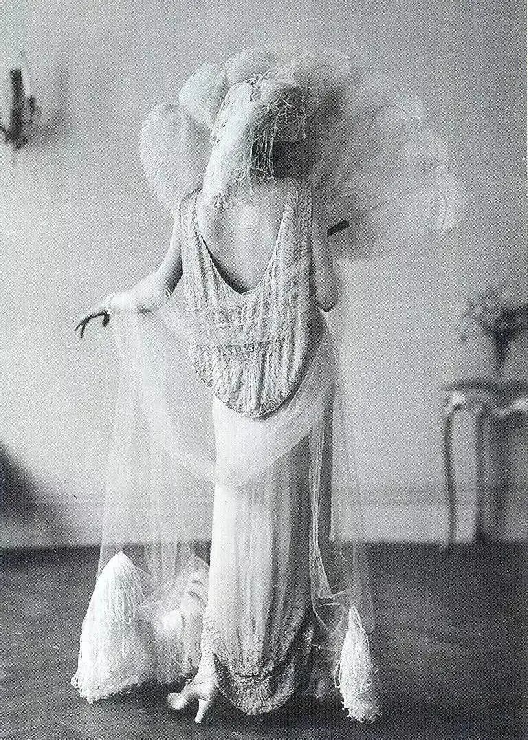 她取了个中国名字，从此纵横西方名流艺术圈30年