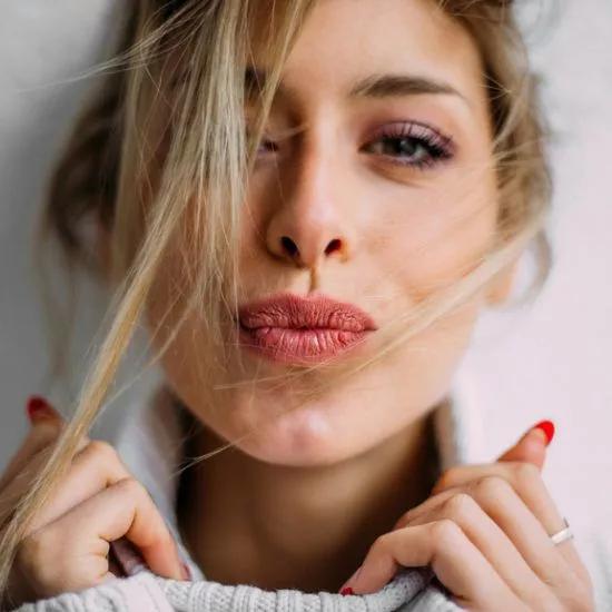 唇部干裂最简单方法,秋冬嘴唇开裂起皮让你丑10倍