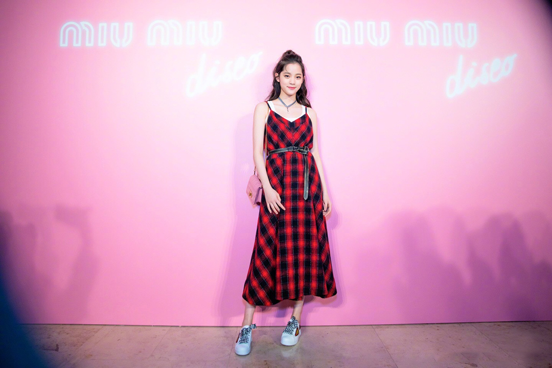 娱乐圈6位当红小花大PK，谁是你心中的最佳MiuMiu少女？