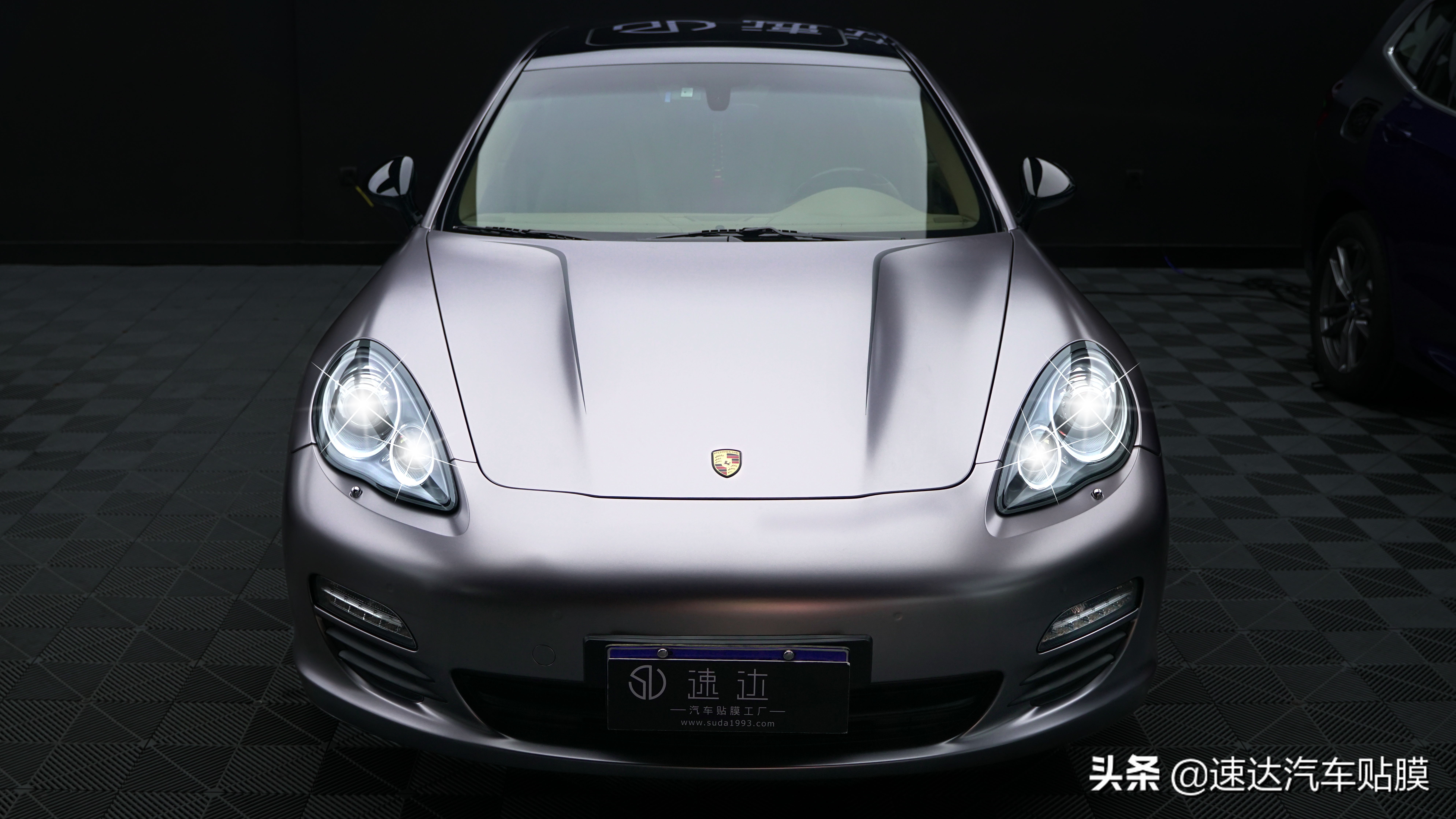 新车贴膜多久才能开窗,汽车贴膜以后多久能开窗