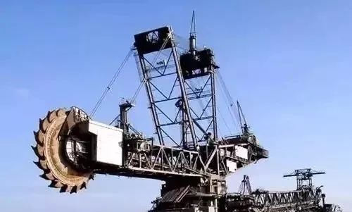 足以震惊世界的八个超级工程,盘点全球巨无霸工程机械