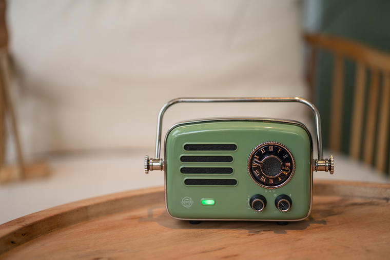 猫王旅行者2号蓝牙音箱怎么听歌,猫王旅行者2号收音机如何听广播