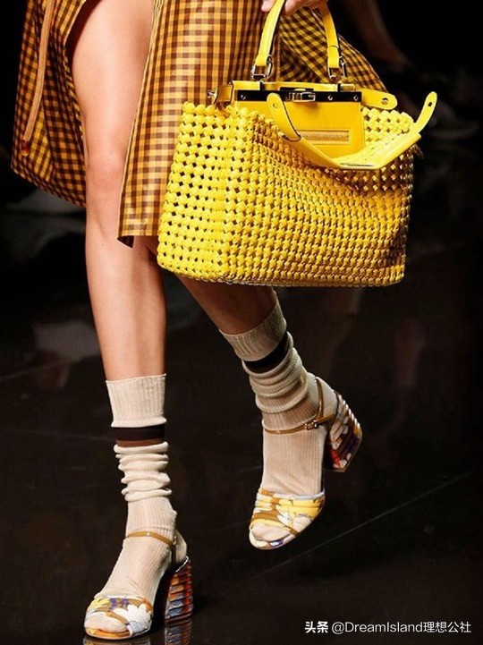 fendi新款包touch,fendi蕾丝花朵包