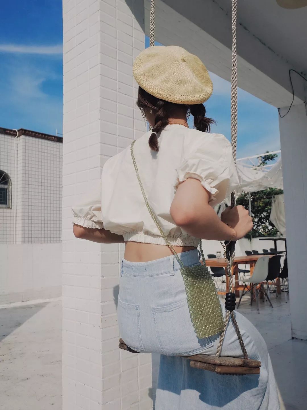 牛油果绿穿出夏季里自己的风格,牛油果色跟什么颜色一起穿才好看