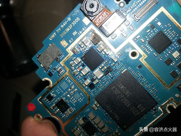 新能源车与燃油汽车泡水问题,混动车长时间纯电行驶损害电瓶吗