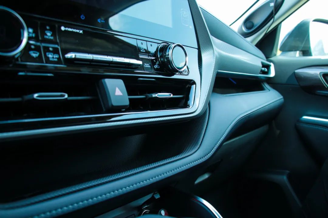 第四代汉兰达精英版体验,汉兰达两驱精英7座试驾视频