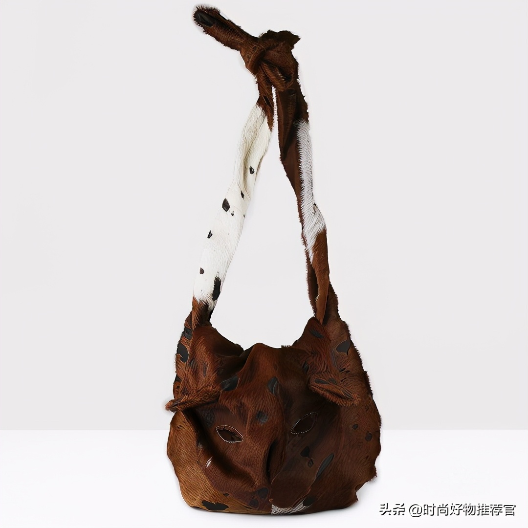 一周内爆款包包,单肩男包2019年冬季蔻驰