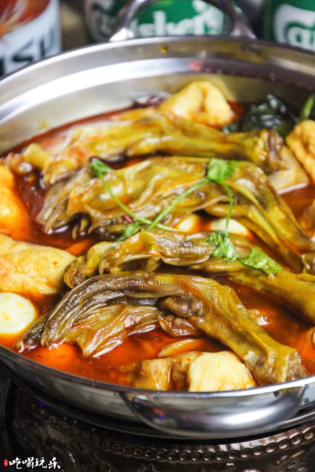 这家深藏在柳州磨滩路的扣子酒吧,扣子酒实在太好喝了