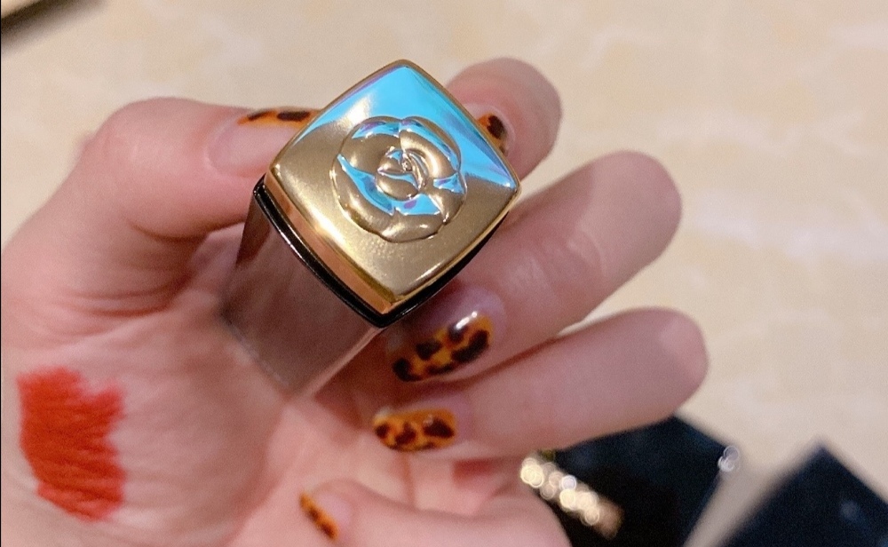 山茶花chanel口红 (香奈儿山茶花口红显白推荐)