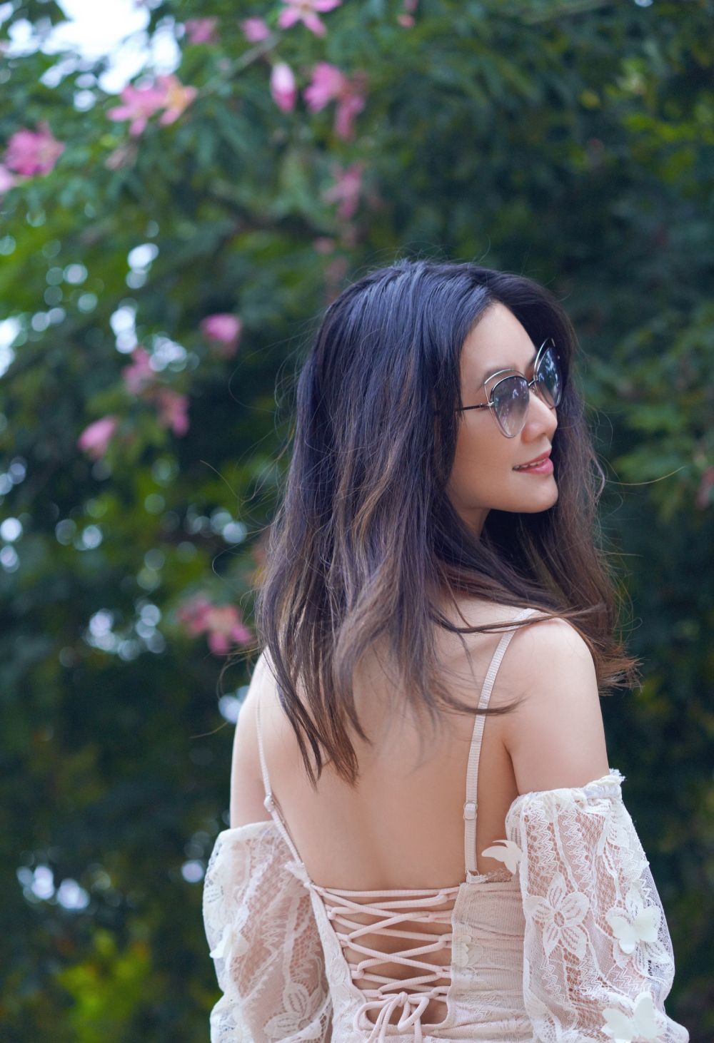 田海蓉晒47岁生日美照,田海蓉戴墨镜年轻写真