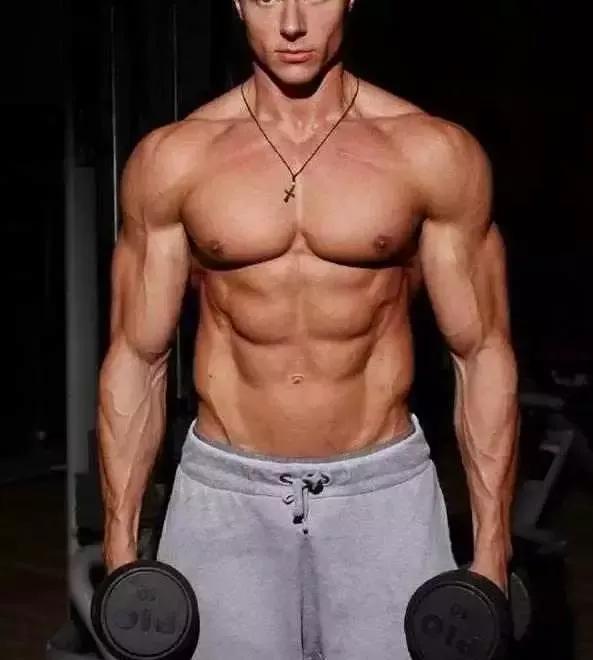 男子健身后腿软,健身腿软站不起来怎么办