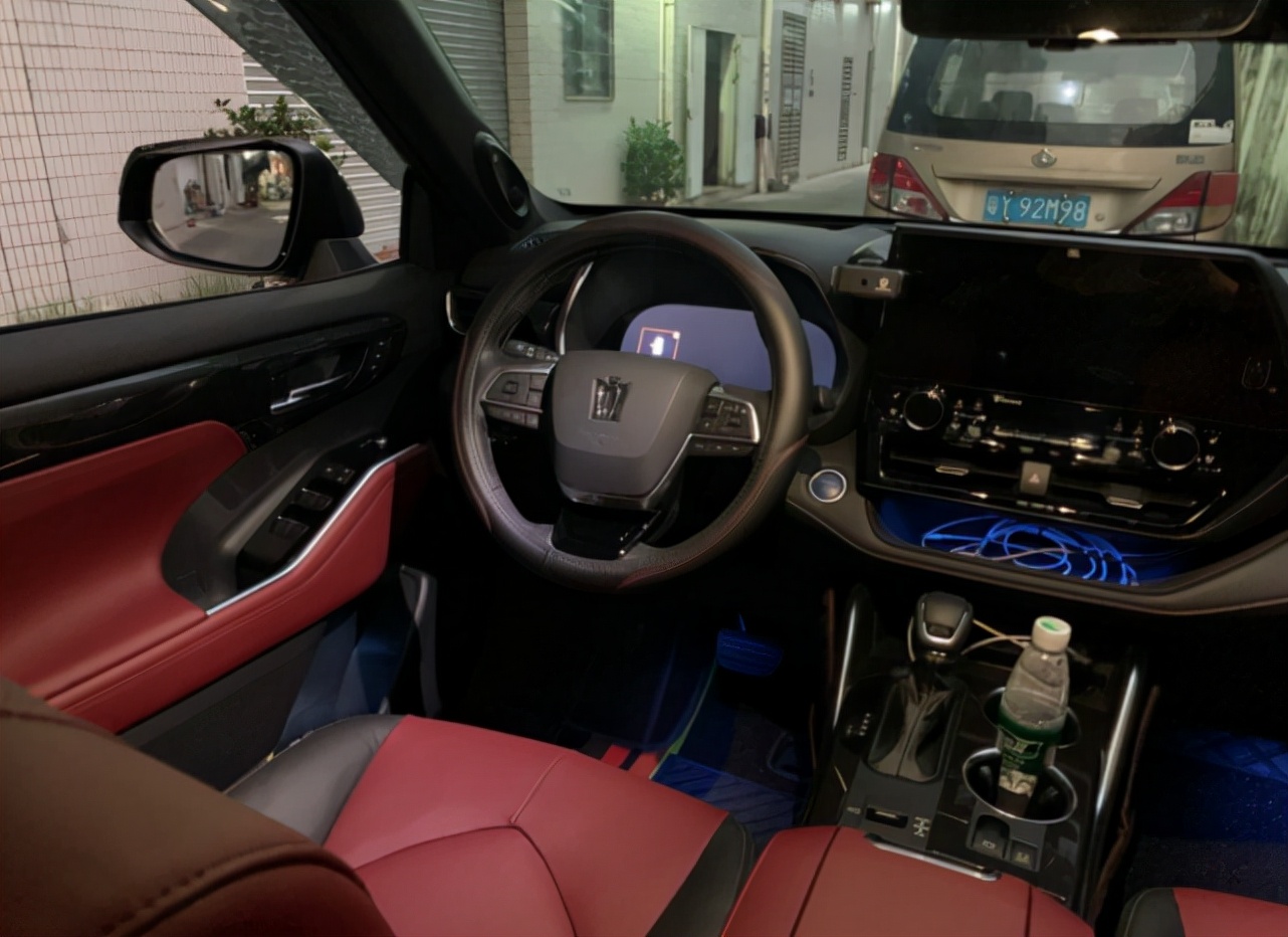 陆放皇冠suv双擎真实油耗,丰田皇冠陆放长途油耗多少